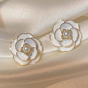 Flower Pearl Earrings